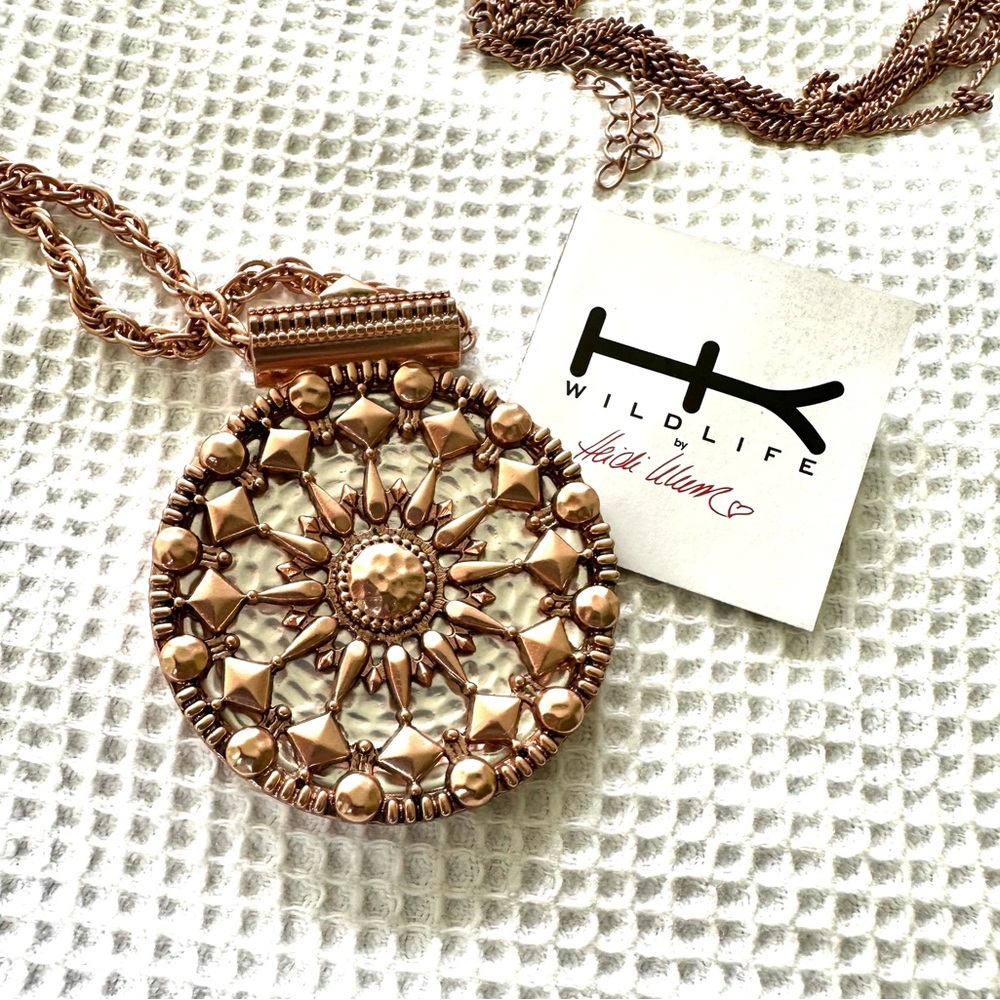 Wildlife by Heidi Klum Medallion Pendant Necklace 5 Rose Gold Tone Chains NIB - Picture 5 of 6